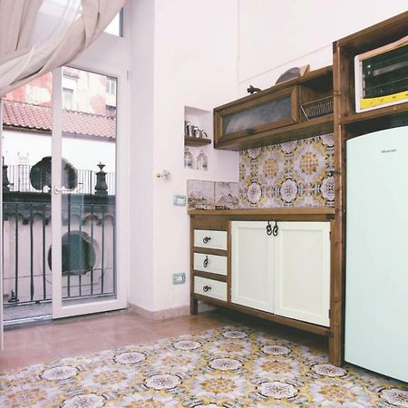 Casa Antonia Apartment Наполи Екстериор снимка