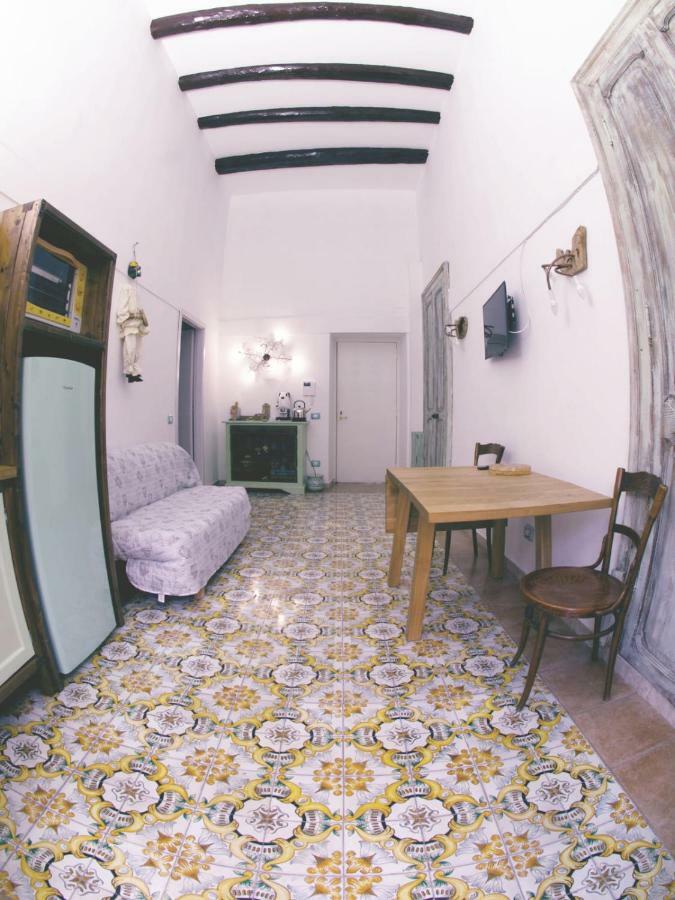 Casa Antonia Apartment Наполи Екстериор снимка
