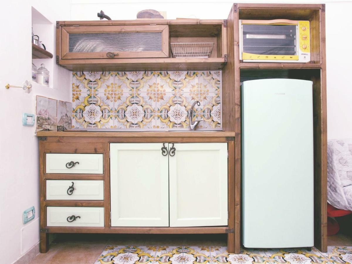Casa Antonia Apartment Наполи Екстериор снимка